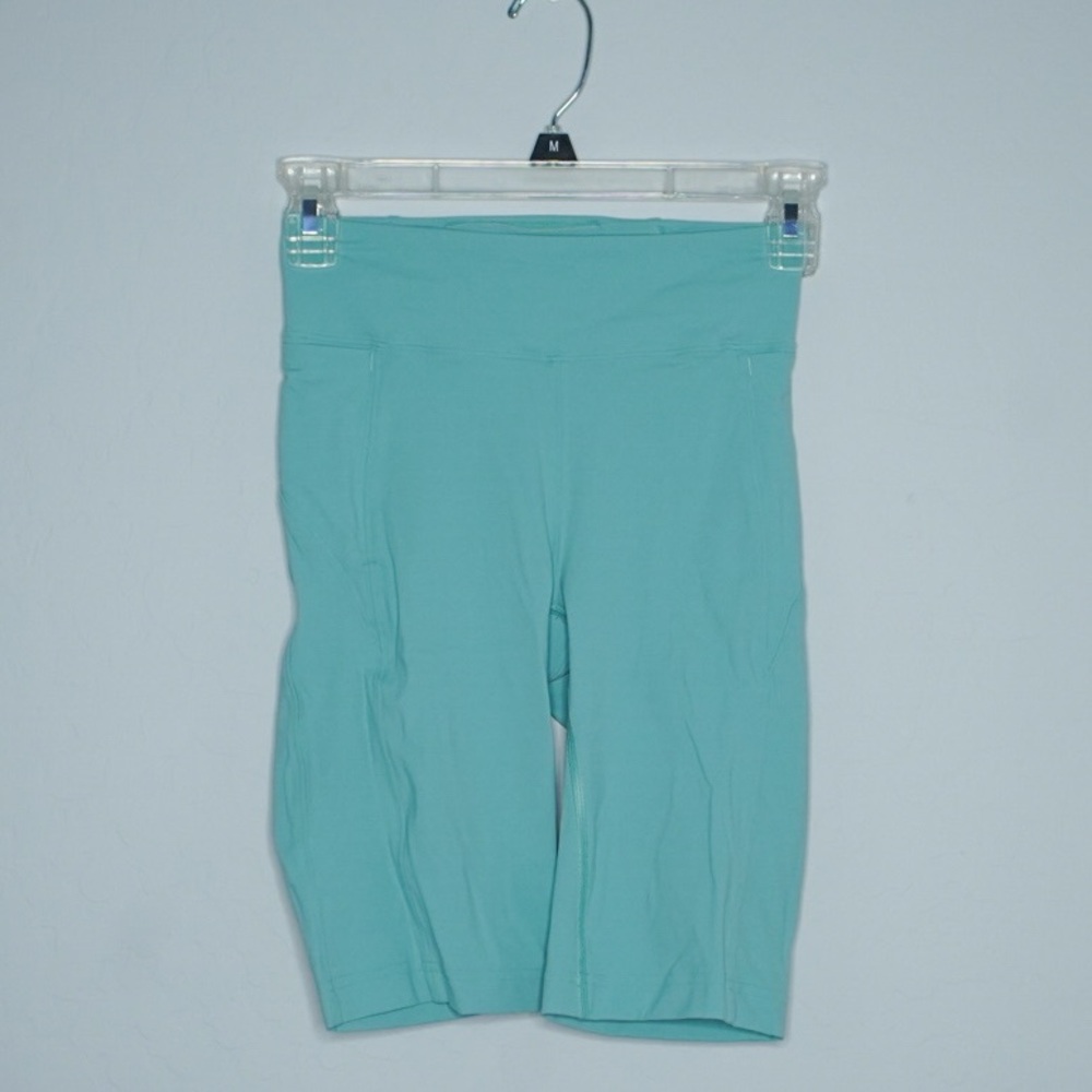 Lululemon Women’s High Waisted Biker Shorts blue w/pockets Athleisure SZ 4